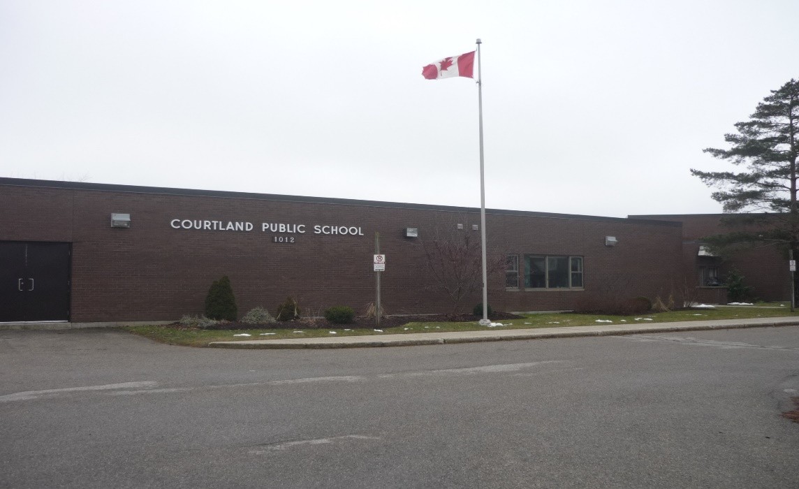 Courtland Public Scool Courtland Public School entry way